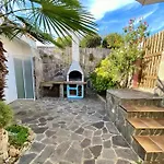 Flower House Holiday home