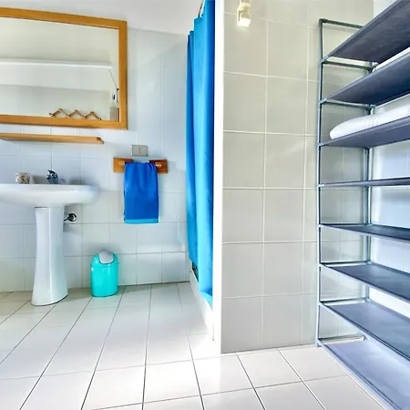 Flower House Funtana Meiga