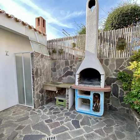 Flower House Funtana Meiga